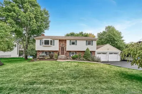 153 Barnes Rd, Washingtonville, NY 10992