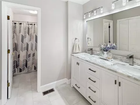 Bath - 201 Windsor Rd, Fishkill, NY 12524 photo 1 of 4