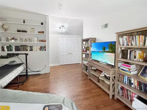 Bedroom - 201 Windsor Rd, Fishkill, NY 12524 photo 7 of 10