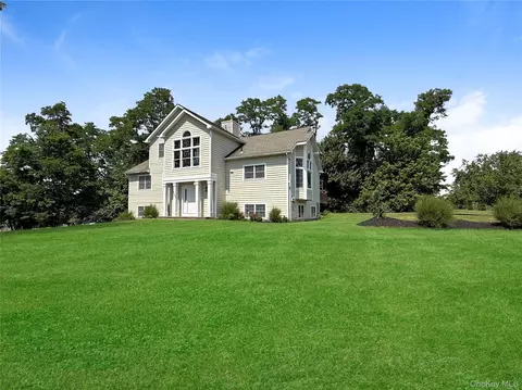 Exterior - 201 Windsor Rd, Fishkill, NY 12524 photo 4 of 4