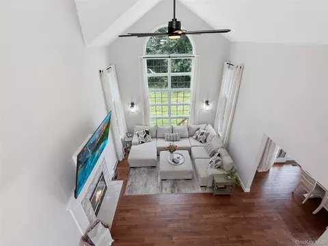Entry Way - 201 Windsor Rd, Fishkill, NY 12524 photo 2 of 2