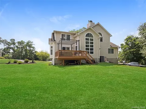 Exterior - 201 Windsor Rd, Fishkill, NY 12524 photo 2 of 4
