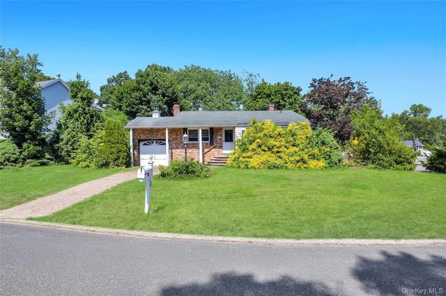 3 Victor Ave, Selden, NY 11784