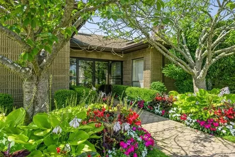100 Daly Blvd #2810, Oceanside, NY 11572