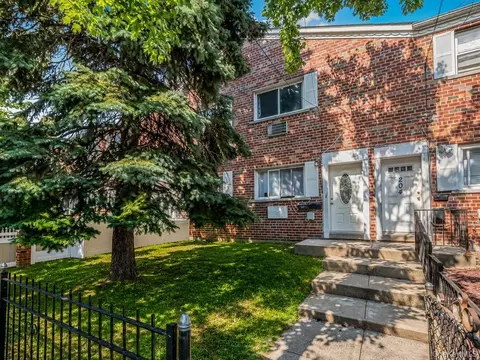 206-208 Balcom Ave, New York, NY 10465