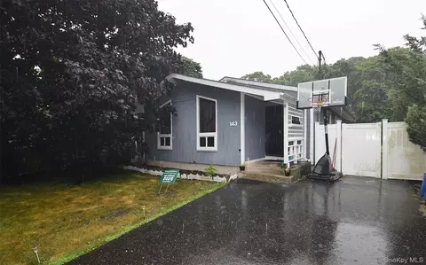 Exterior - 143 Meadowmere Ave, Mastic, NY 11950 photo 2 of 4