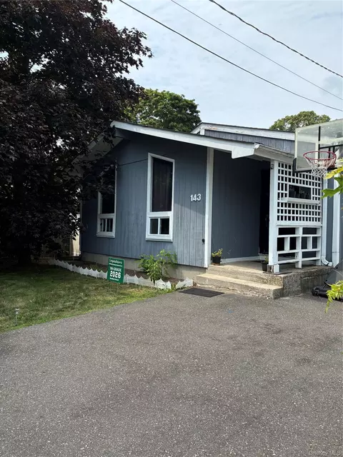 Exterior - 143 Meadowmere Ave, Mastic, NY 11950 photo 4 of 4