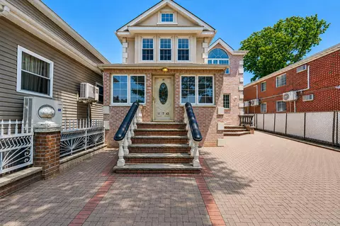 11743 164th St, New York, NY 11434