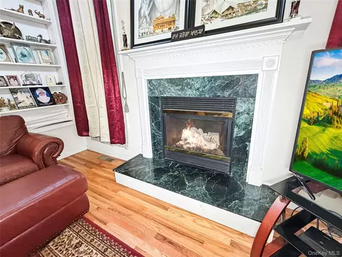 Living - 43 Regency Dr, Poughkeepsie, NY 12603 photo 4 of 6