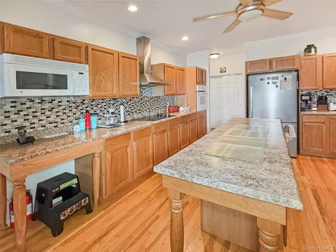 Kitchen - 43 Regency Dr, Poughkeepsie, NY 12603 photo 3 of 3