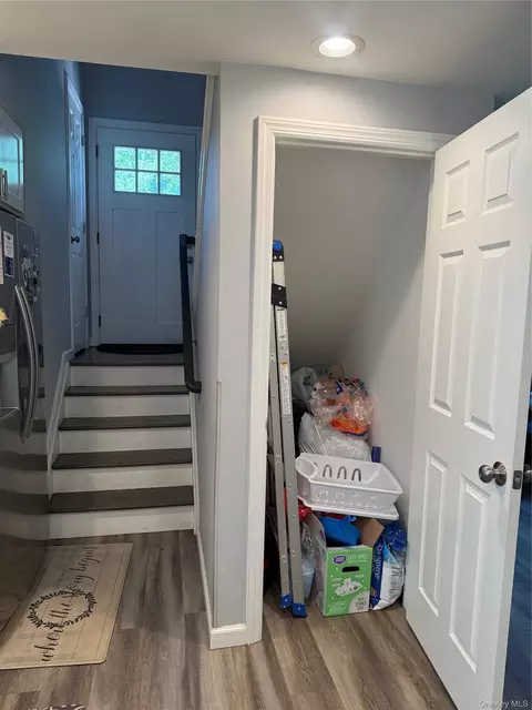 Entry Way - 16 Oak Ave, Riverhead, NY 11901 photo 4 of 5