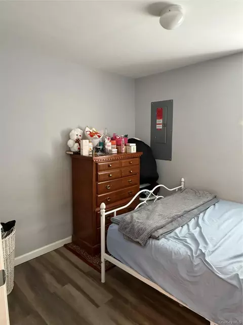 Bedroom - 16 Oak Ave, Riverhead, NY 11901 photo 1 of 5