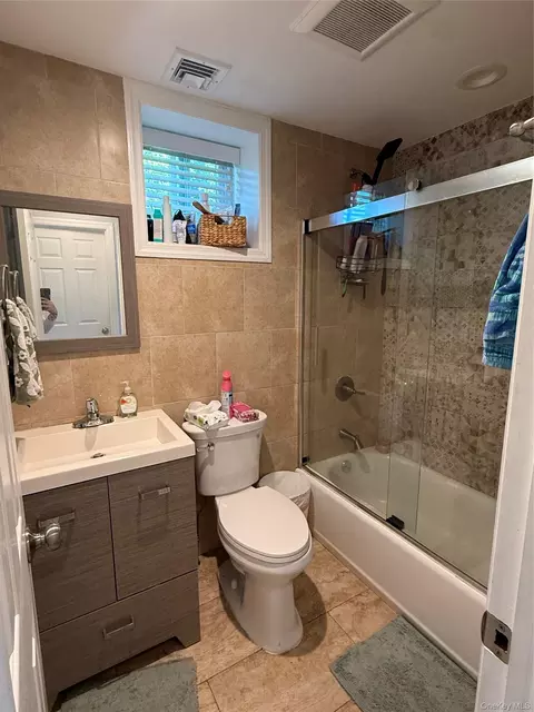 Bath - 16 Oak Ave, Riverhead, NY 11901 photo 1 of 3
