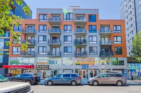 35-20 146th St #3D, Flushing, NY 11354