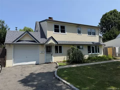 61 Friendly Rd, Hicksville, NY 11801