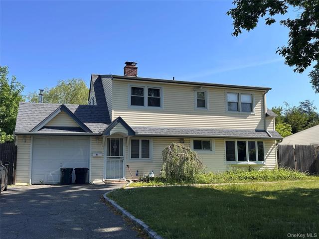 61 Friendly Rd, Hicksville, NY 11801