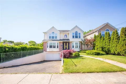 66 Maple St #A, North Hempstead, NY 11577