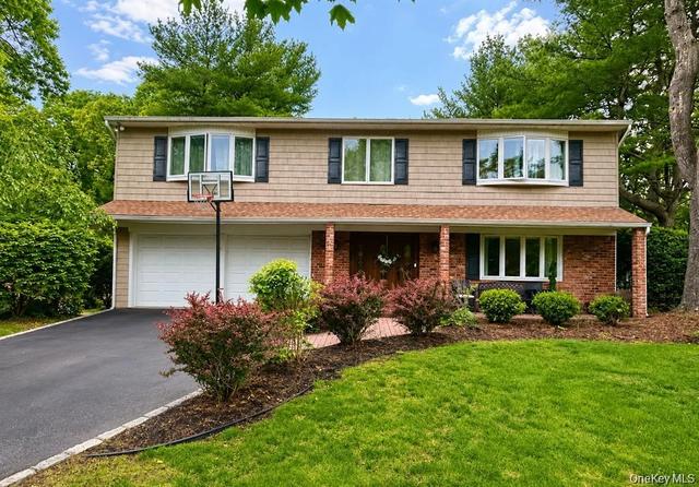 68 Butterfield Dr, Greenlawn, NY 11740