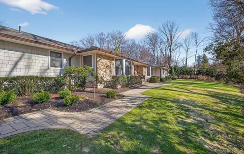 15 Tiber Rd, Syosset, NY 11791