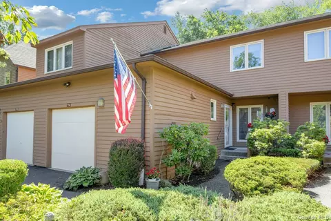 114 Ridgeview Ln #114, Yorktown, NY 10598