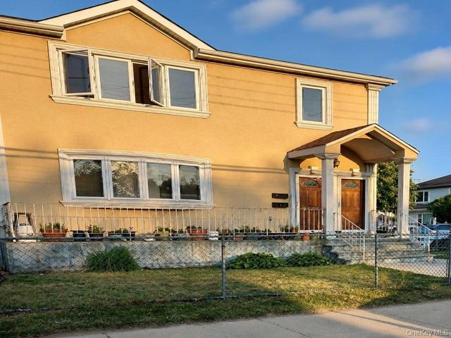 13743 219th St, New York, NY 11413