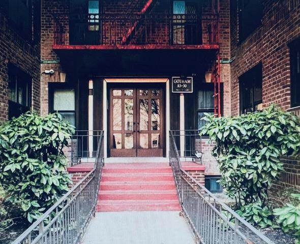 83-30 98th St #3A, New York, NY 11421