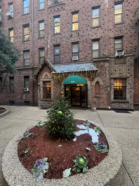 83-19 116th St #1D, Kew Gardens, NY 11415