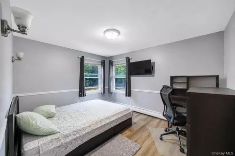 Bedroom - 49 Village Dr, Jericho, NY 11753 photo 5 of 9