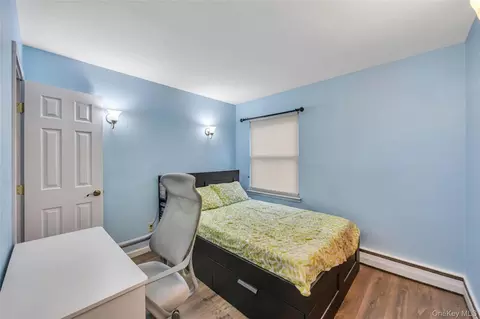 Bedroom - 49 Village Dr, Jericho, NY 11753 photo 8 of 9
