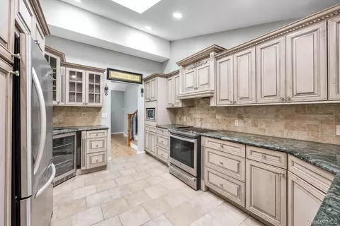 Kitchen - 49 Village Dr, Jericho, NY 11753 photo 3 of 3
