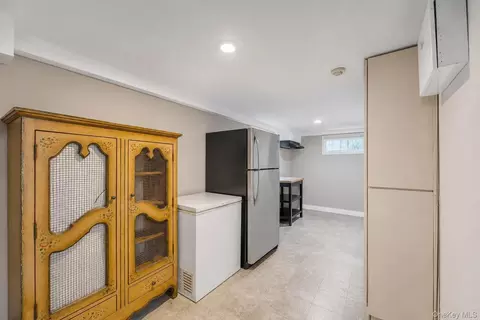 Entry Way - 49 Village Dr, Jericho, NY 11753 photo 3 of 3