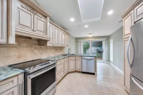 Kitchen - 49 Village Dr, Jericho, NY 11753 photo 2 of 3