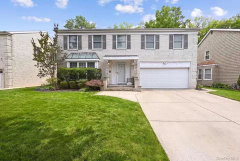 19 Sunset Rd W, North Hempstead, NY 11507