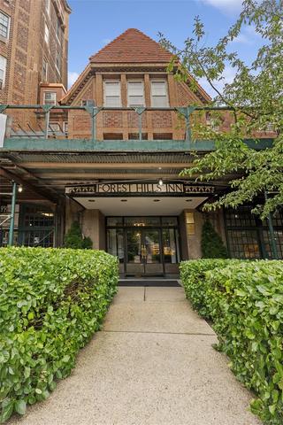 1 Station Sq #311, Forest Hills, NY 11375