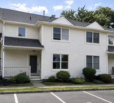 317 Cornwall Meadows Ln, Patterson, NY 12563