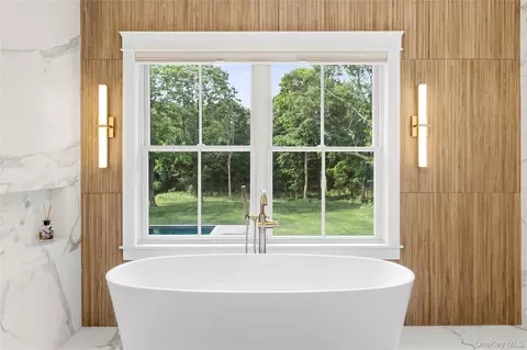Bath - Undisclosed, Westhampton, NY 11977 photo 5 of 7