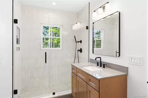 Bath - Undisclosed, Westhampton, NY 11977 photo 7 of 7