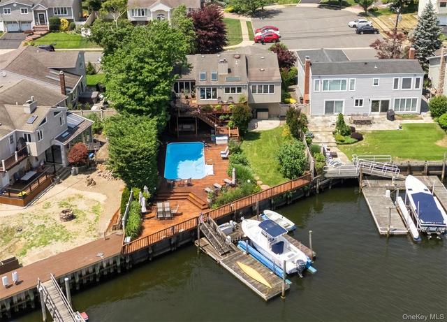 2883 Judith Dr, Bellmore, NY 11710