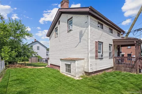 21 Bridge St, Garnerville, NY 10923