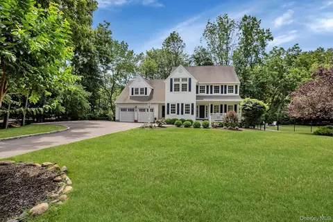 48 Southdown Rd, Huntington, NY 11743