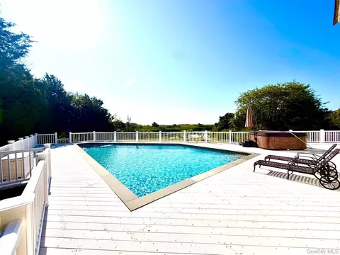 Exterior - 18 Pine Tree Ln, Westhampton, NY 11977 photo 6 of 8