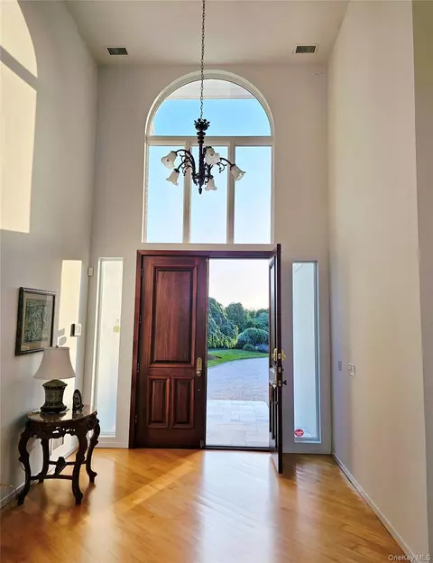 Entry Way - 18 Pine Tree Ln, Westhampton, NY 11977 photo 1 of 1