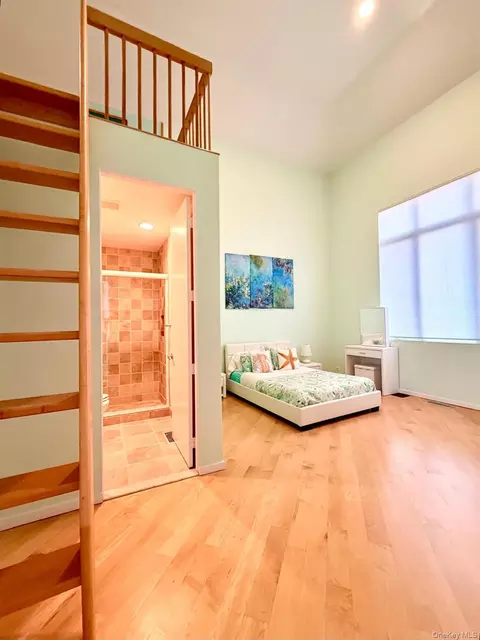 Bedroom - 18 Pine Tree Ln, Westhampton, NY 11977 photo 6 of 6
