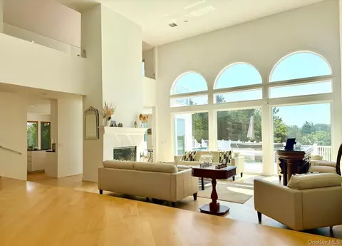 Living - 18 Pine Tree Ln, Westhampton, NY 11977 photo 1 of 3