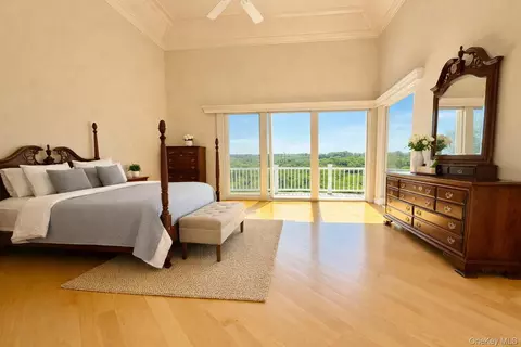 Bedroom - 18 Pine Tree Ln, Westhampton, NY 11977 photo 1 of 3