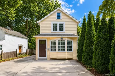 89 Harbor Rd, North Hempstead, NY 11050