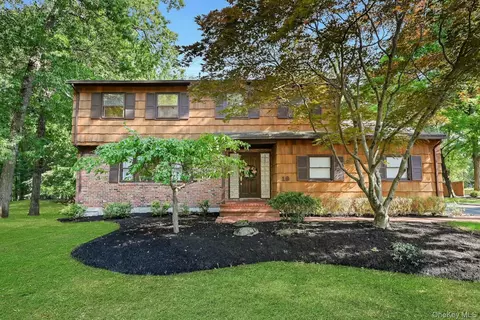 19 York Dr, Clarkstown, NY 10956