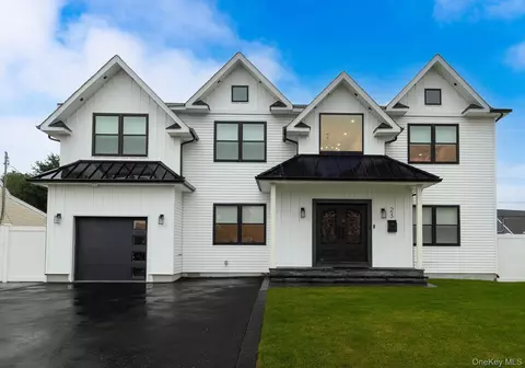 23 Faith Ln, Westbury, NY 11590