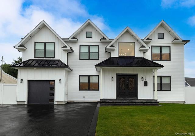 23 Faith Ln, Westbury, NY 11590