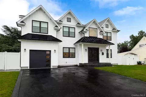 23 Faith Ln, Westbury, NY 11590